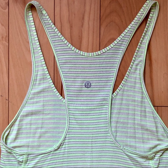 LULULEMON lightweight Tank - size 4 - Picture 3 of 4